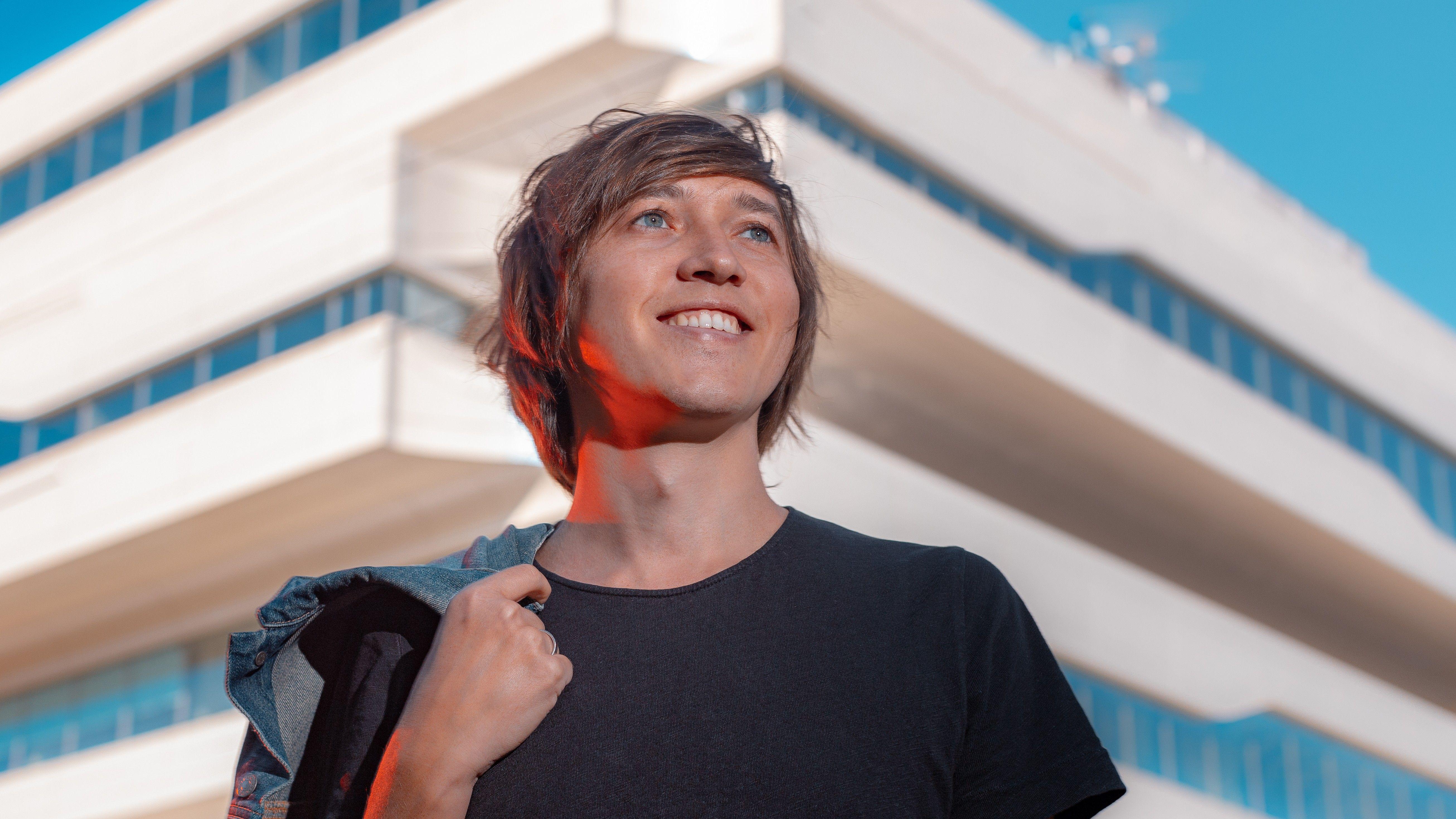 앤드류 자코노프는 고객들이 30분 만에 앱을 만들 수 있기를 바라고 있다 