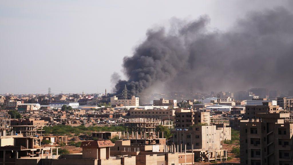 (صورة أرشيفية) لاشتباكات بين الجيش وقوات الدعم السريع في الخرطوم، السودان
