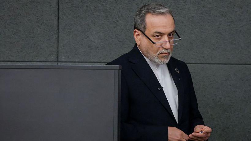 إيران تحذّر من أن حدوث "ترسّب إشعاعي سيقضي على الحياة في الخليج" 