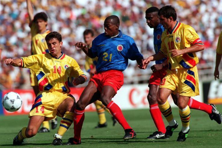 Lance do jogo Col&ocirc;mbia x Rom&ecirc;nia, pela fase de grupos da Copa do Mundo de 1994
