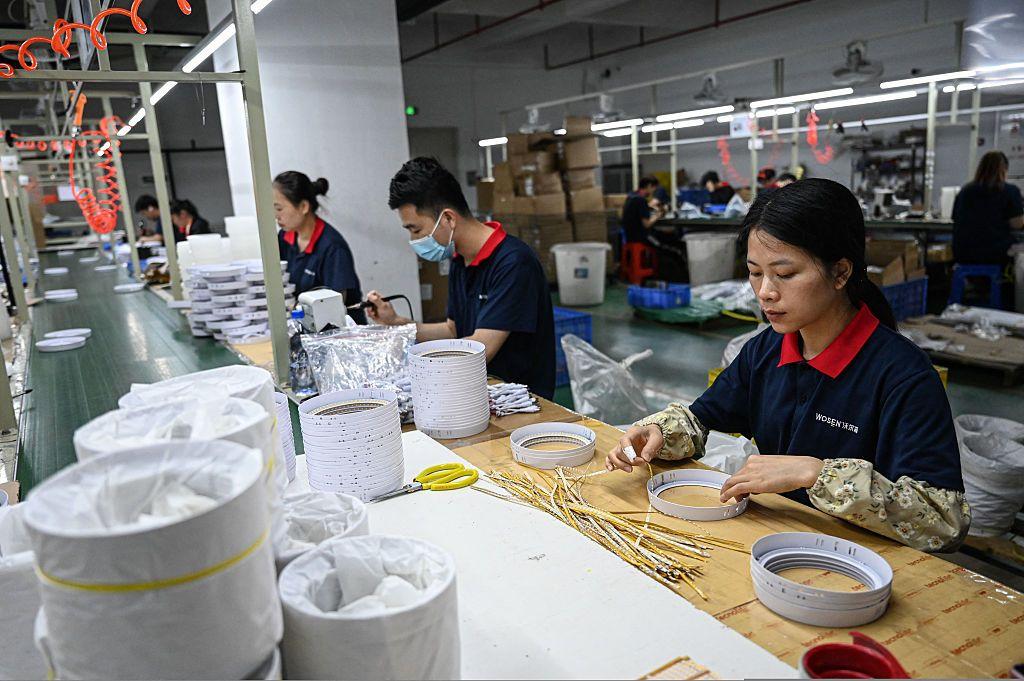 Markets rise as US and China agree to slash tariffs
