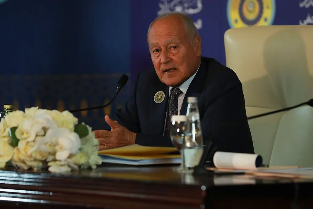 الأمين العام لجامعة الدول العربية أحمد أبو الغيط في ختام القمة العربية الرابعة والثلاثين في بغداد، العراق، في 17 مايو/أيار 2025.