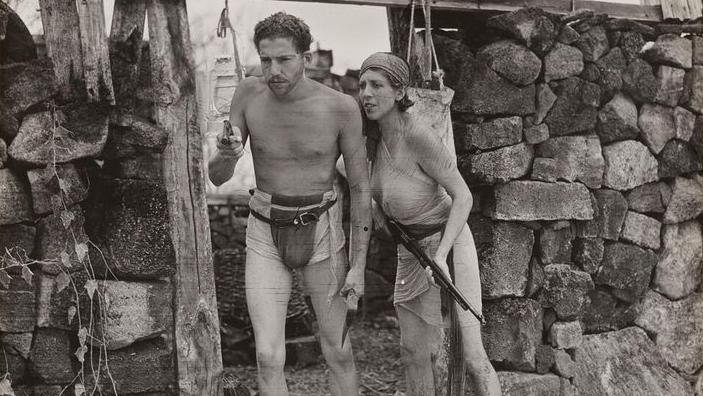 Foto de la baronesa junto a su amante en su proyecto hotelero en Galápagos