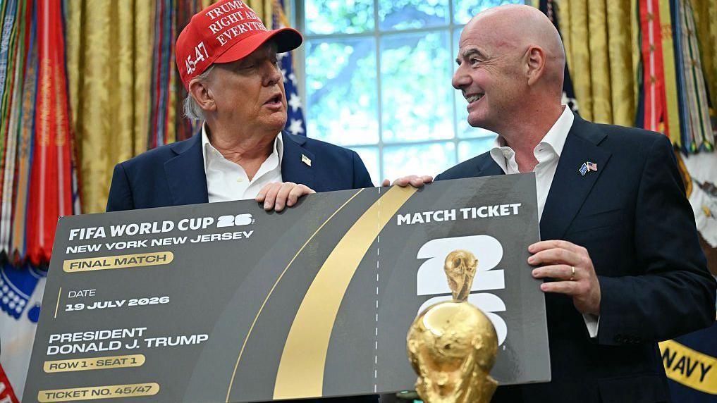  Donald Trump e Gianni Infantino. 