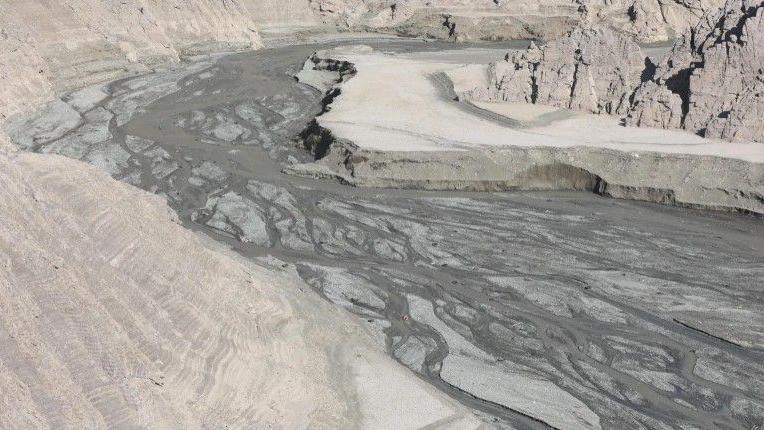 انخفاض منسوب المياه بسد الأمير الكبير بطهران 