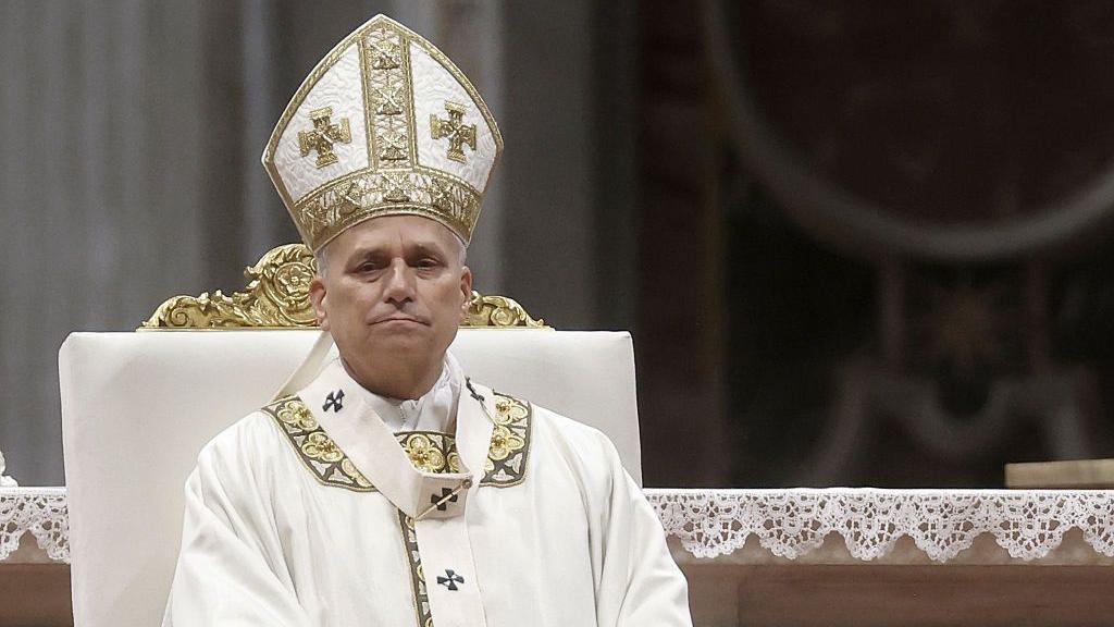 O papa Leão 14 reza a missa de Nossa Senhora de Guadalupe na Basílica de São Pedro, no Vaticano, no dia 12 de dezembro de 2025