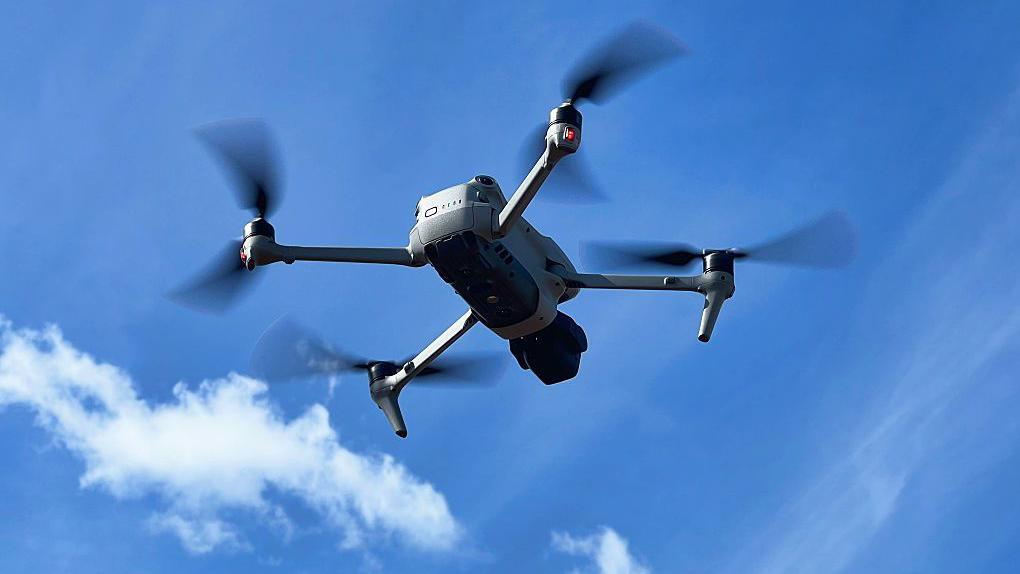 طائرة مسيرة كوادكابتر