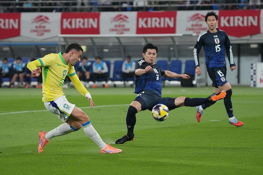 Jogadores do Jap&atilde;o contra o Brasil em partida