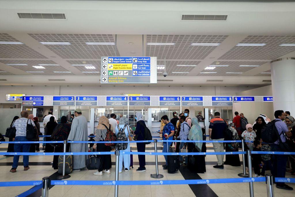 ابو ظہبی ایئرپورٹ، امیگریشن