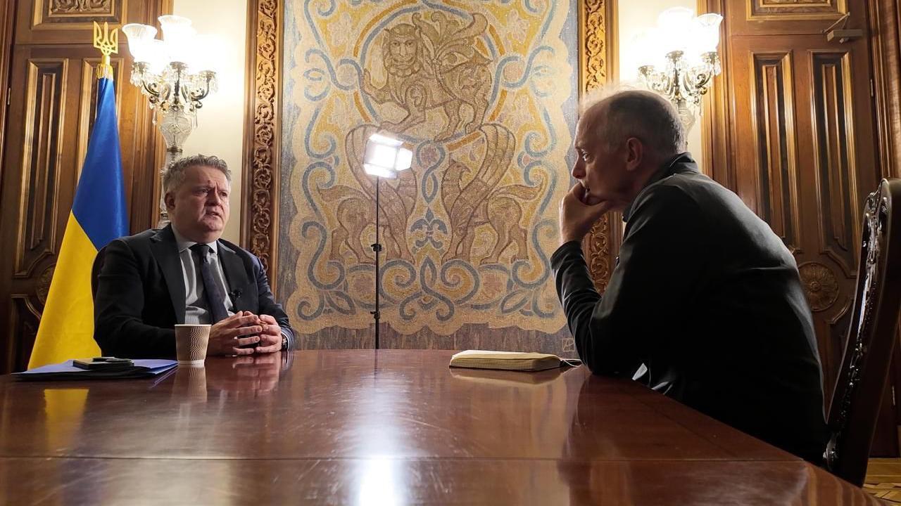 Ukraine negotiator tells BBC how it feels to sit across table from Russia