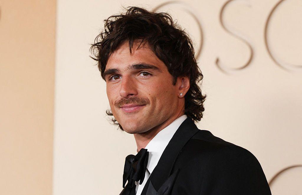 El actor australiano Jacob Elordi asiste a la 98ª ceremonia anual de los Premios de la Academia en el Teatro Dolby en Hollywood, California, el 15 de marzo de 2026. (Foto de ANGELA WEISS / AFP vía Getty Images)