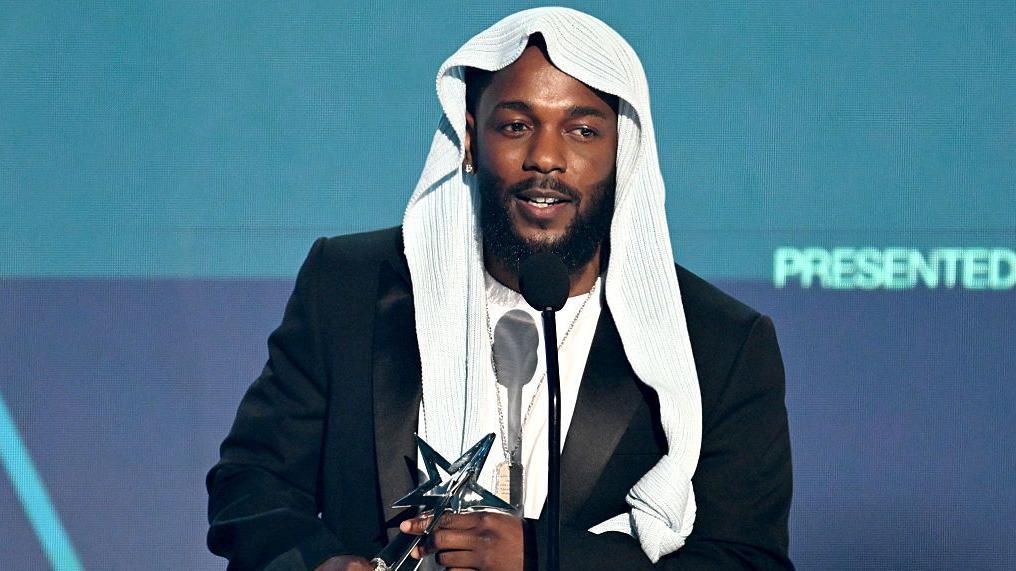 Kendrick Lamar dominates BET Awards with top prizes