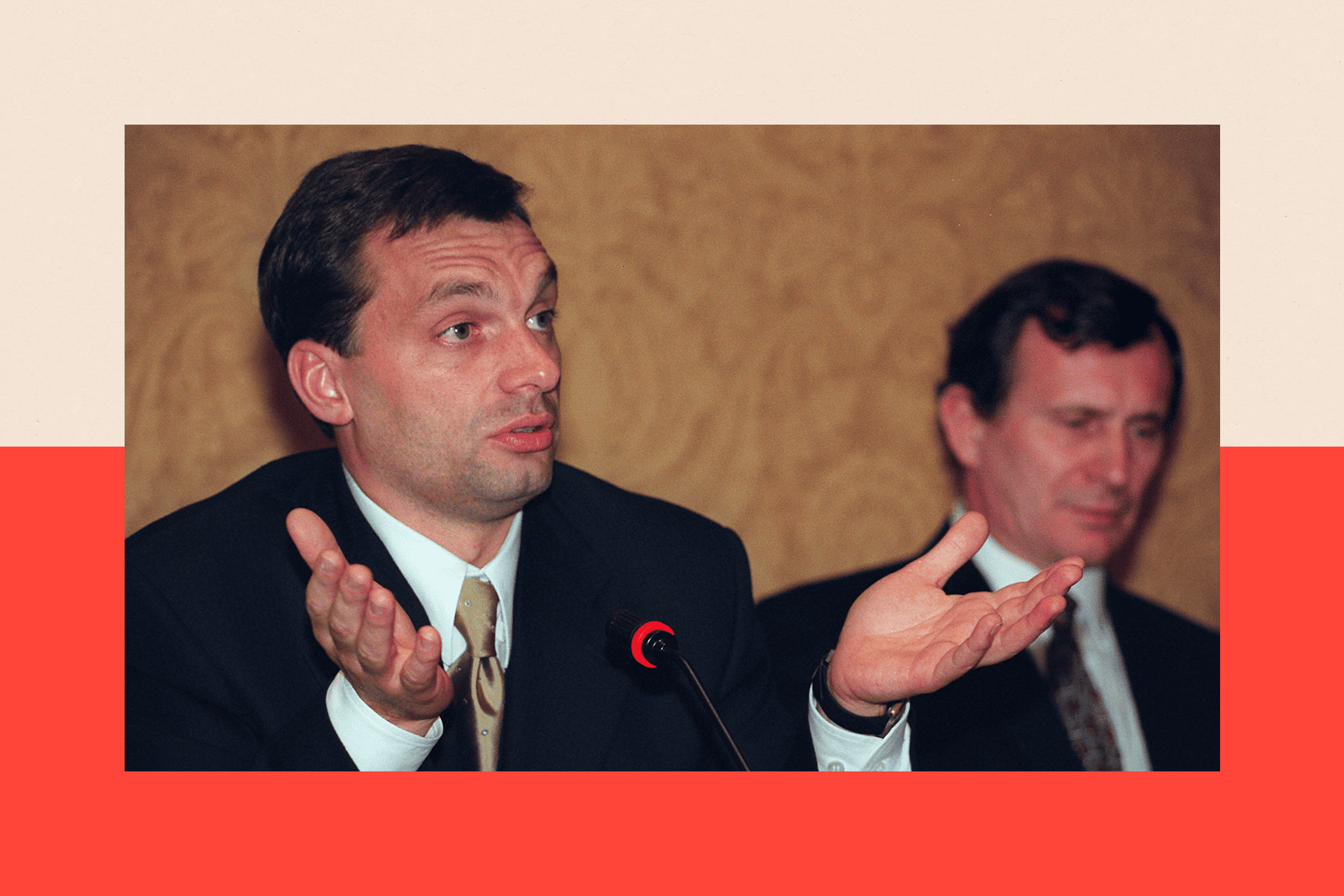 stara fotografija Viktora Orbana na konferenciji za medije