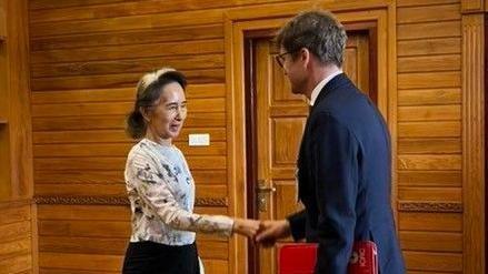 Aung San Suu Kyi appears healthy in first confirmed outside contact for 2.5 years