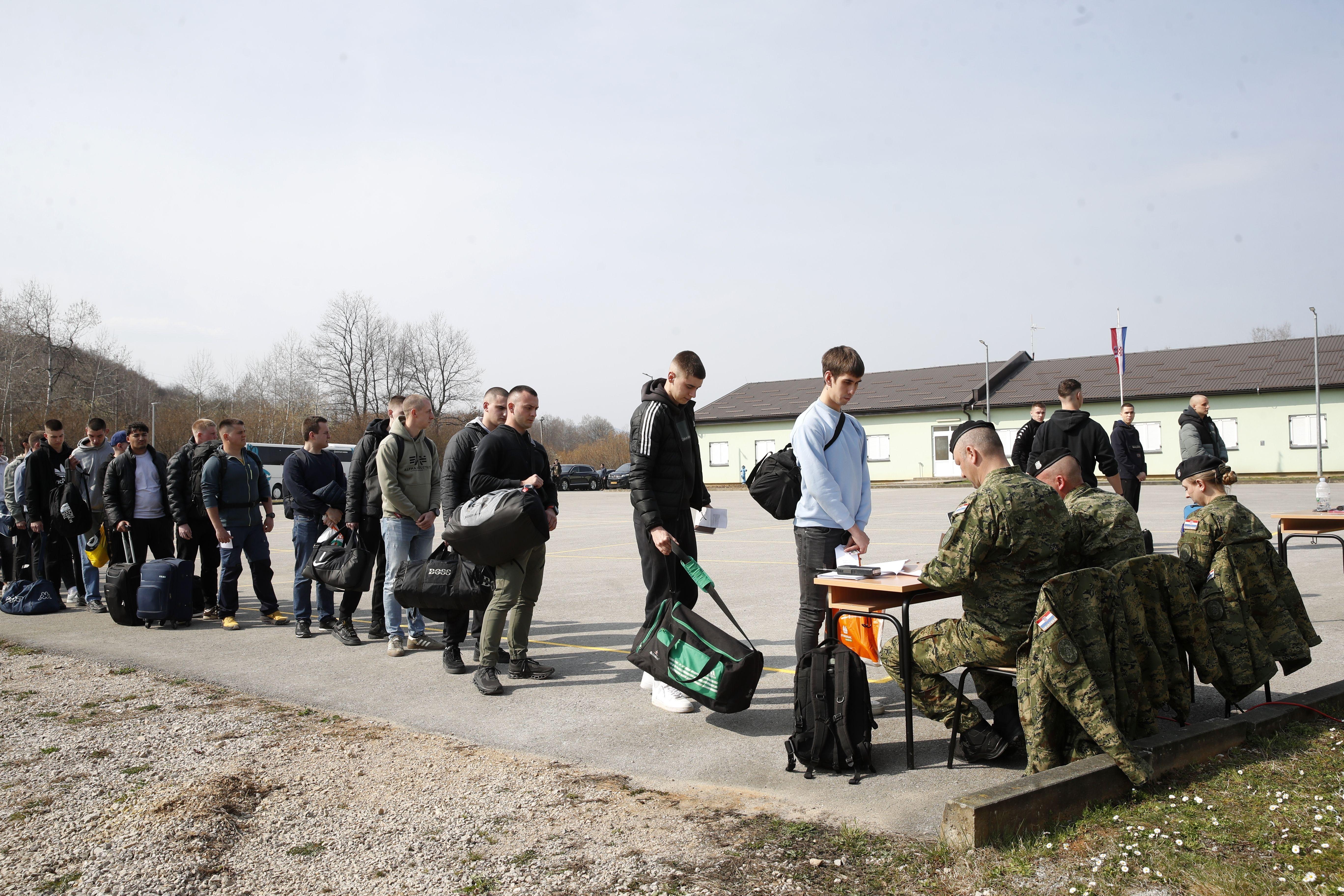 vojni rok u hrvatskoj, regruti u hrvatskoj vojsci