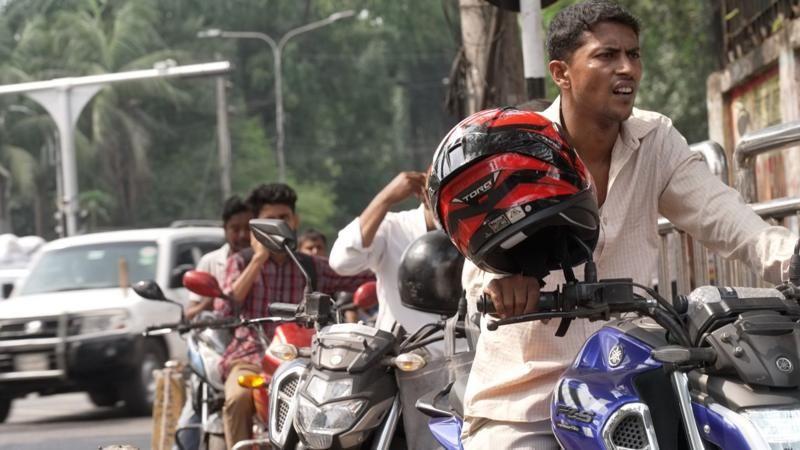 অকটেনের জন্য দীর্ঘ প্রতীক্ষা চালকদের(পুরোনো ছবি)