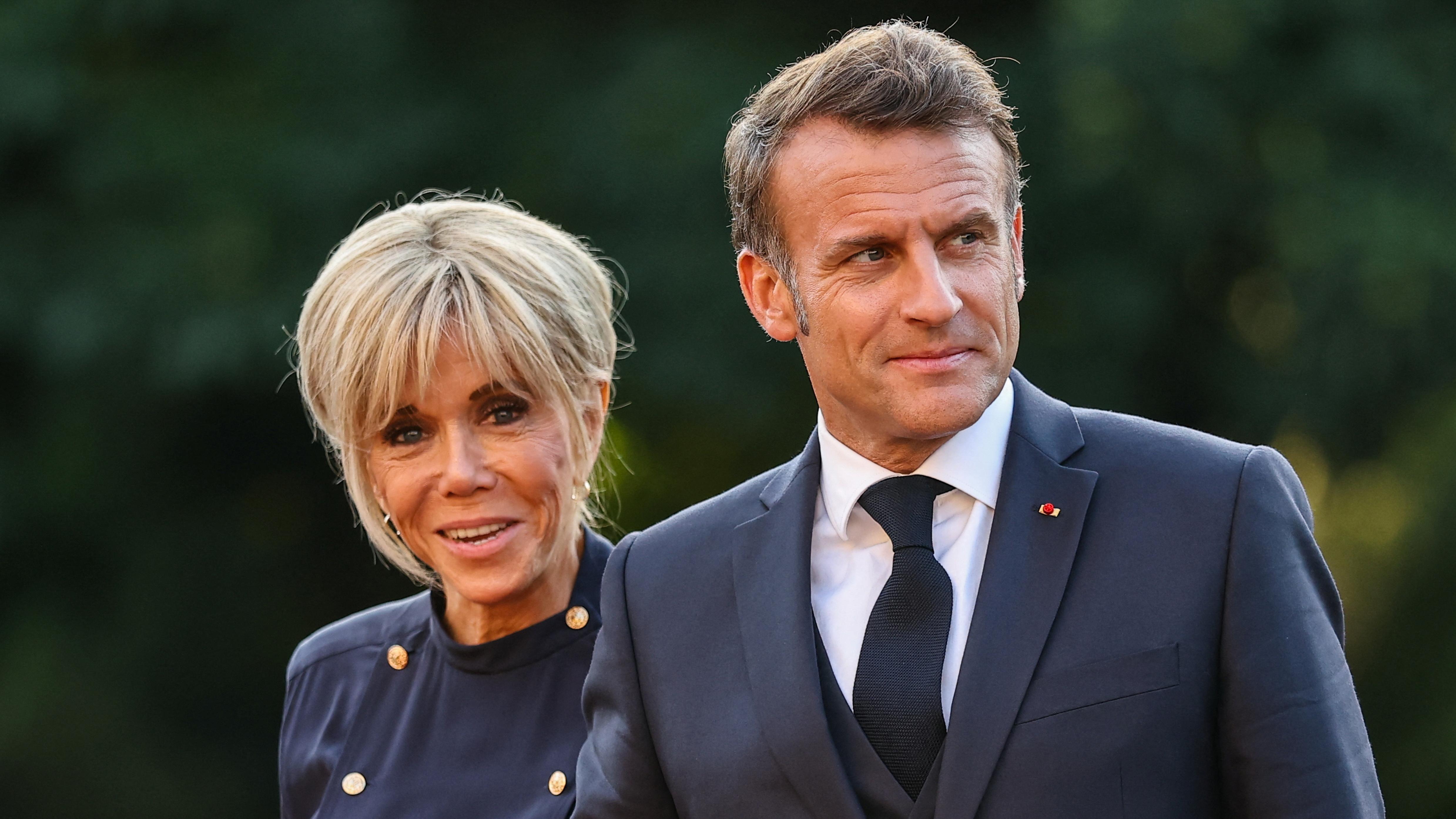 France's Macron and wife Brigitte arrive in UK for state visit