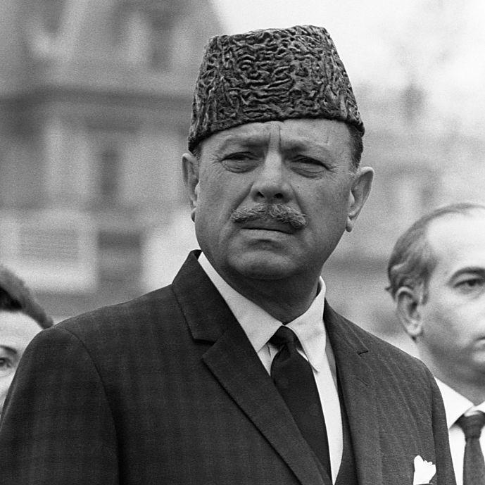 سنہ 1958 میں جنرلایوب خان نے مارشل لا لگا دیا تو ہروردی تن تنہا حزب اختلاف کی آواز بن گئے۔
