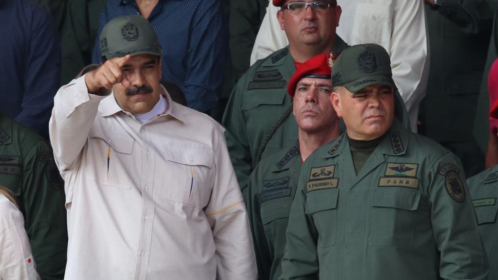 Maduro y el ministro de la Defensa, Padrino López