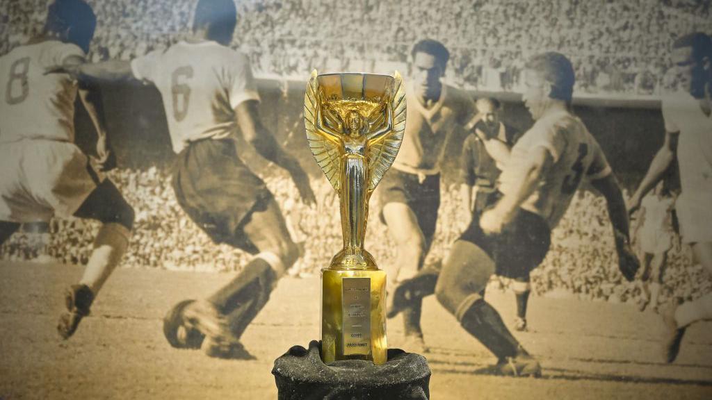 من سجّل أول هدف في تاريخ كأس العالم لكرة القدم؟ ومن سدّد الهدف الأخير؟
