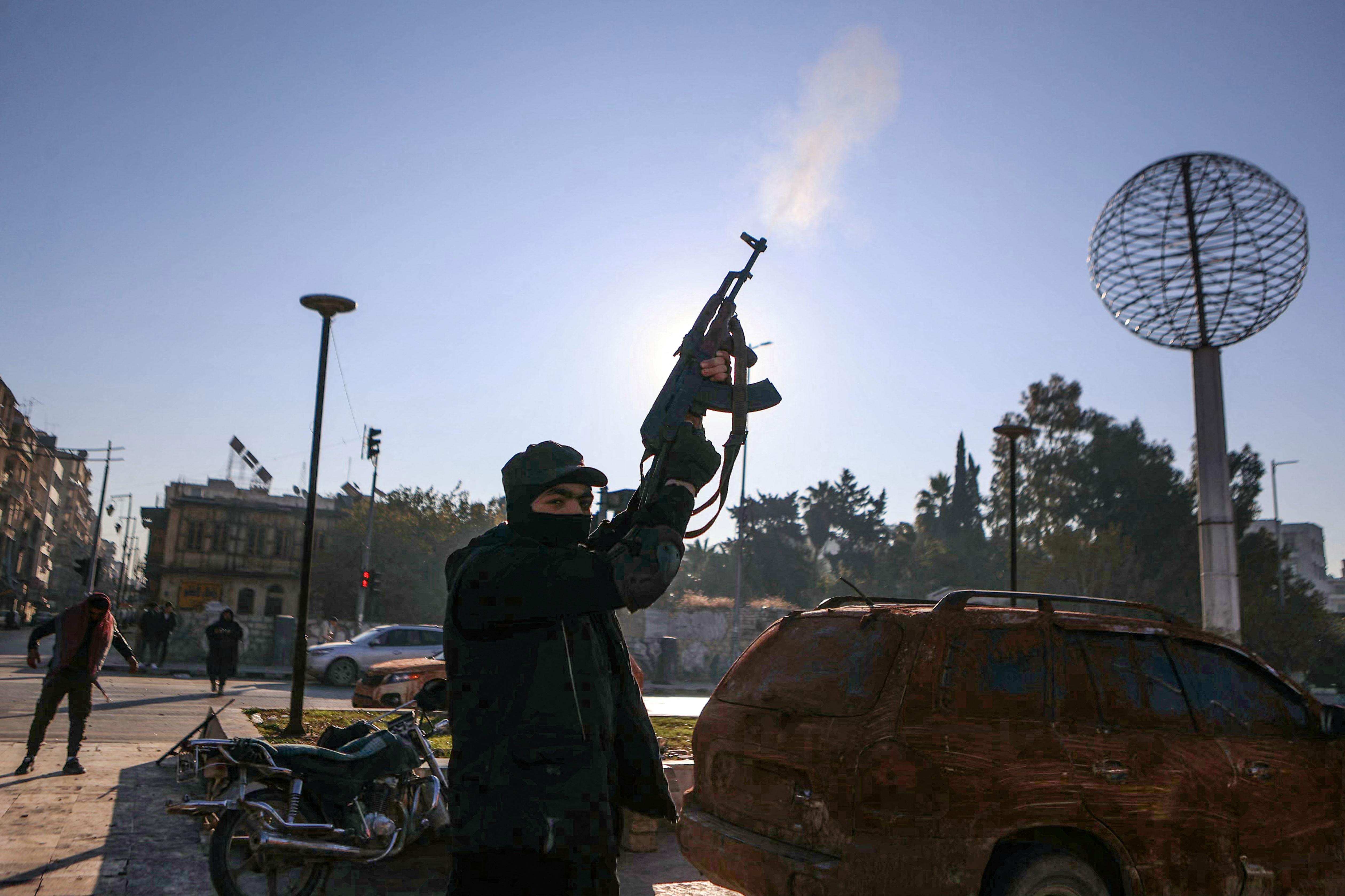 محاولات أولية لاستثمار الذكاء الاصطناعي في الخطاب الجهادي، مقابل تحذيرات من بقاء الخطر الأكبر في الشبكات الفعلية على الأرض.