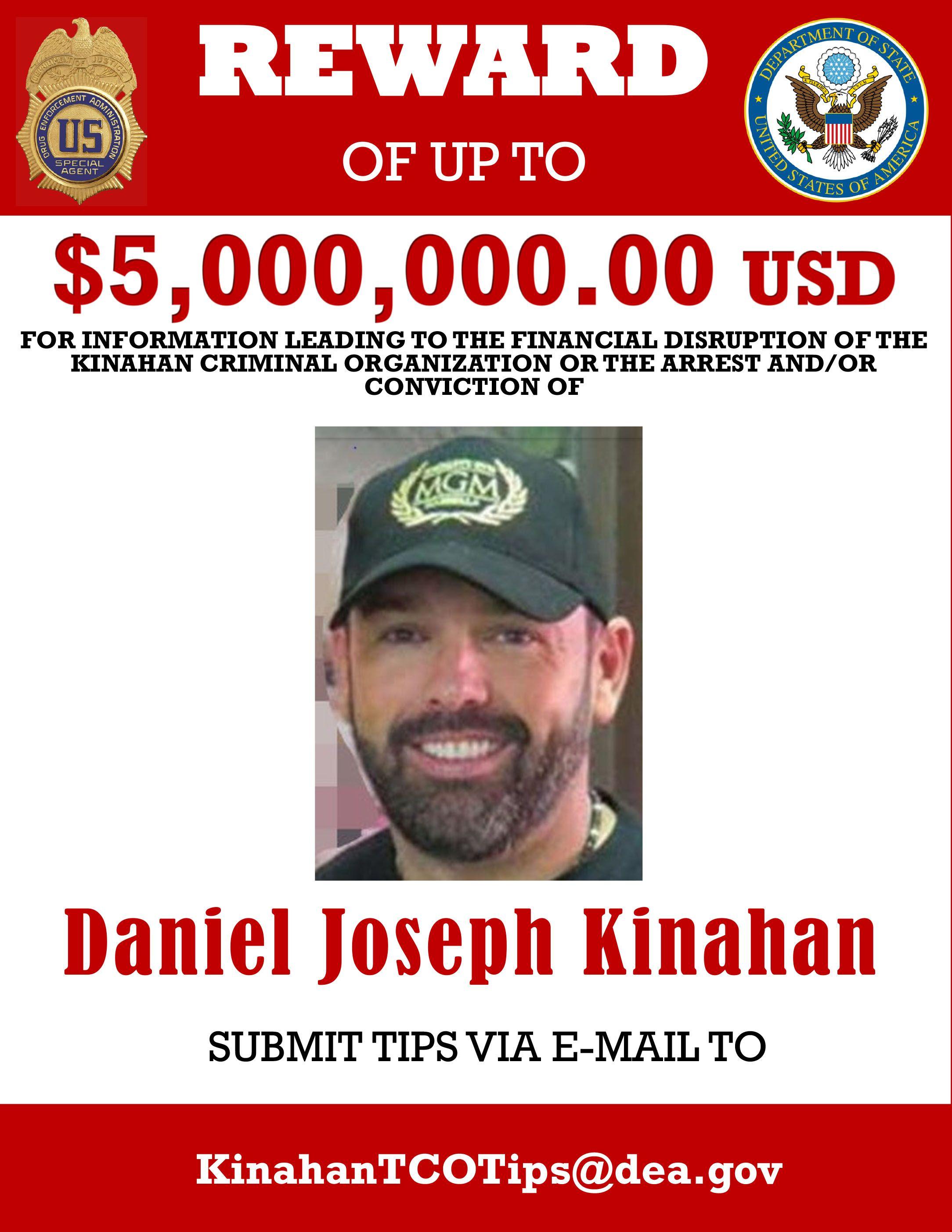 Foto del cartel del Departamento de Estado con la recompensa por Kinahan