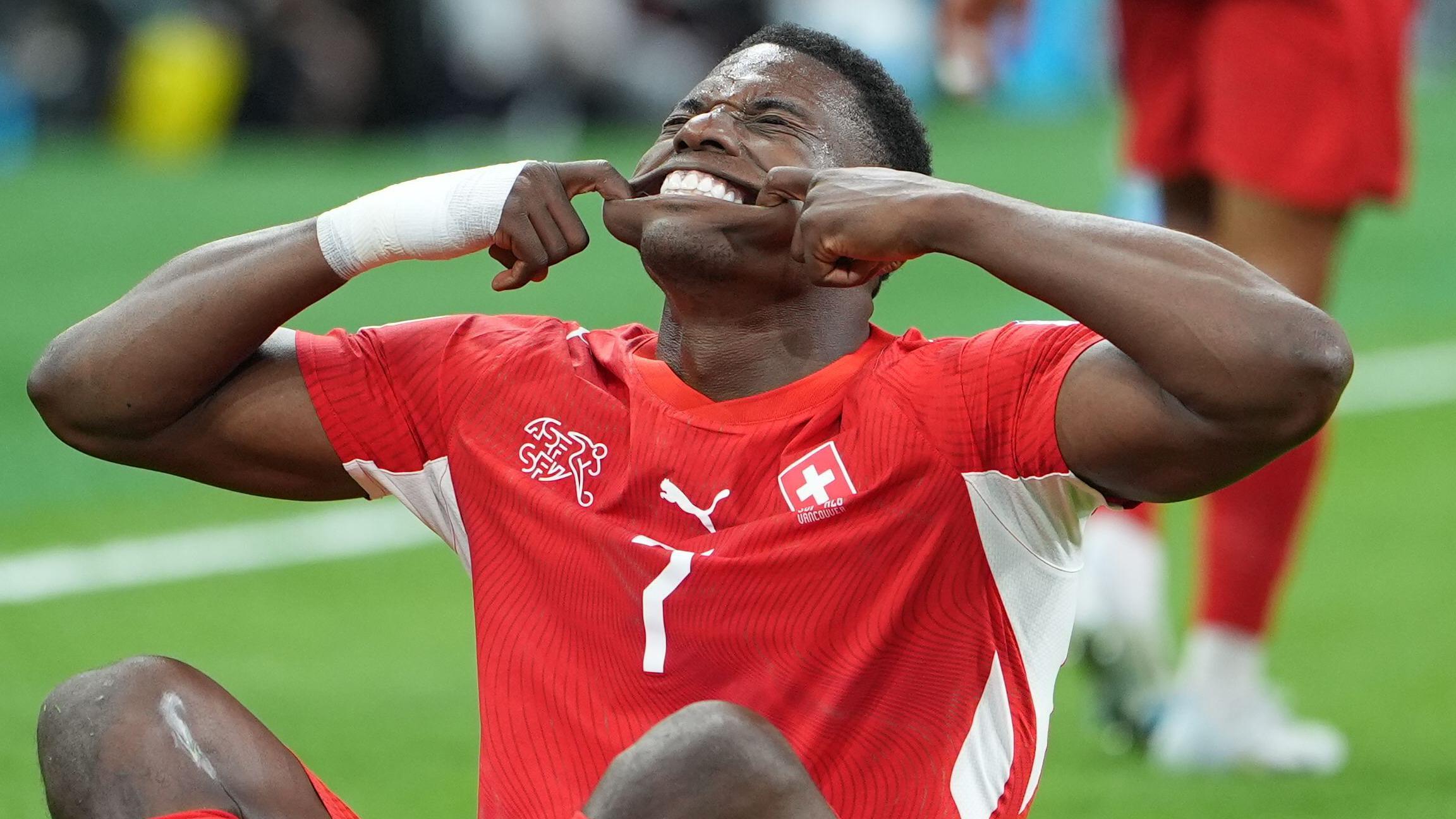 Watch as Embolo gives Switzerland early lead against Algeria in World Cup last 32