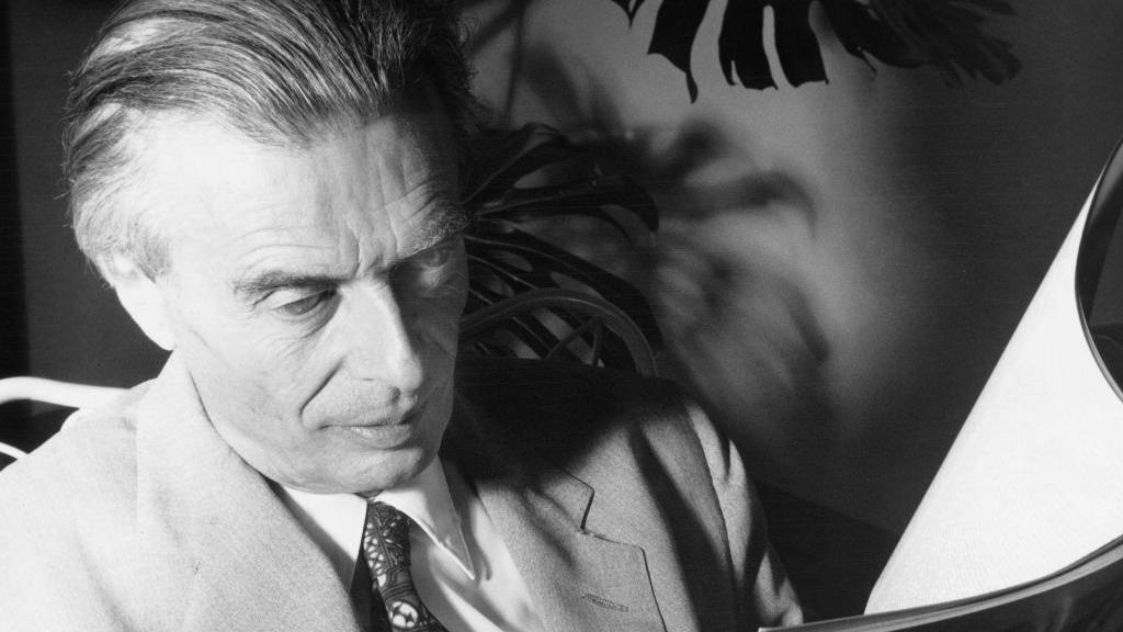 Retrato del escritor inglés Aldous Huxley, fotografiado en casa de su cuñada en Turín el 15 de septiembre de 1958.