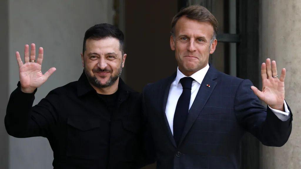Vladimir Zelenski i Emanuel Makron