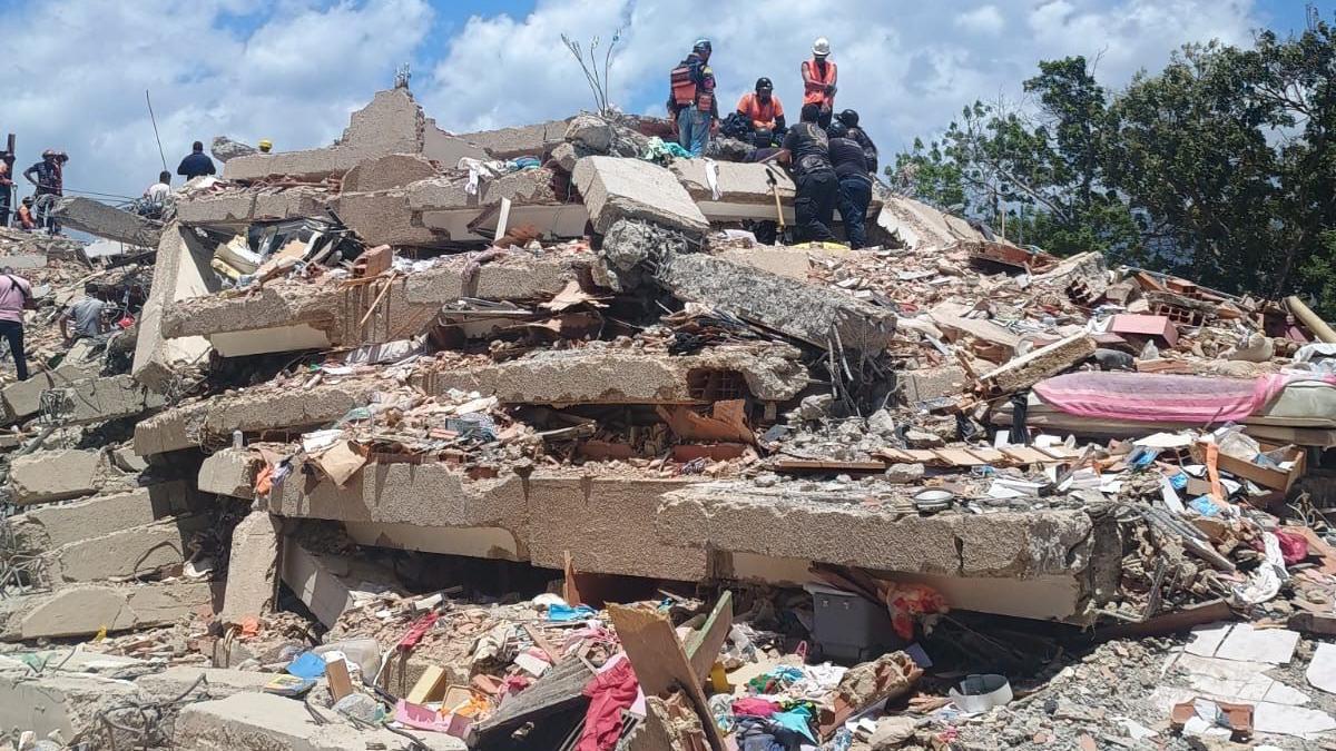 Imagen tomada por Daniel Franco de un edificio colapsado en Venezuela. 