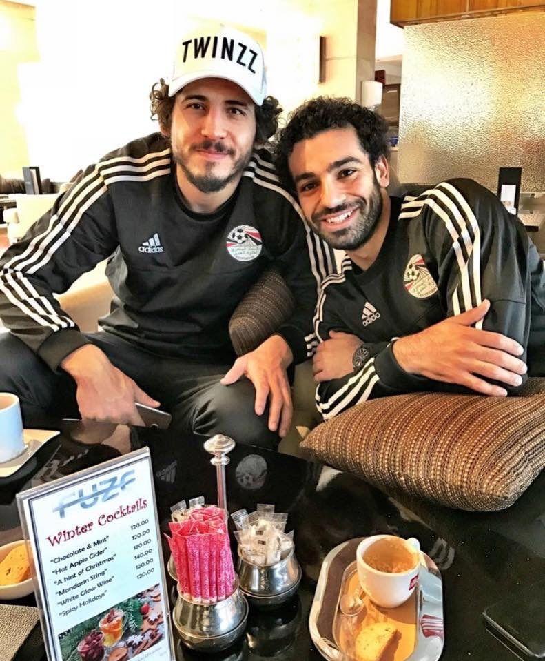 اللاعبان المصريان محمد صلاح وأحمد حجازي