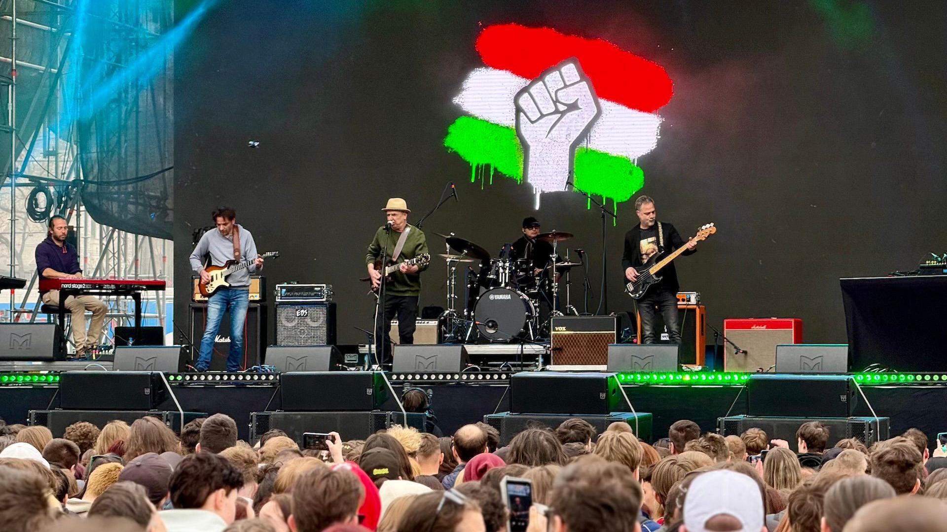 Koncert na skupu opozicione partije Tisa u Budimpešti