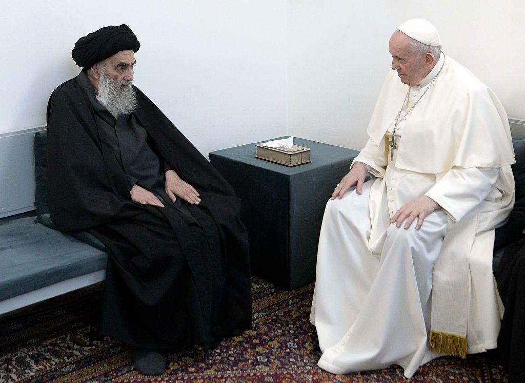 O papa Francisco se encontrou com o aiatol&aacute; Ali al-Sistani, do Iraque, em 2021