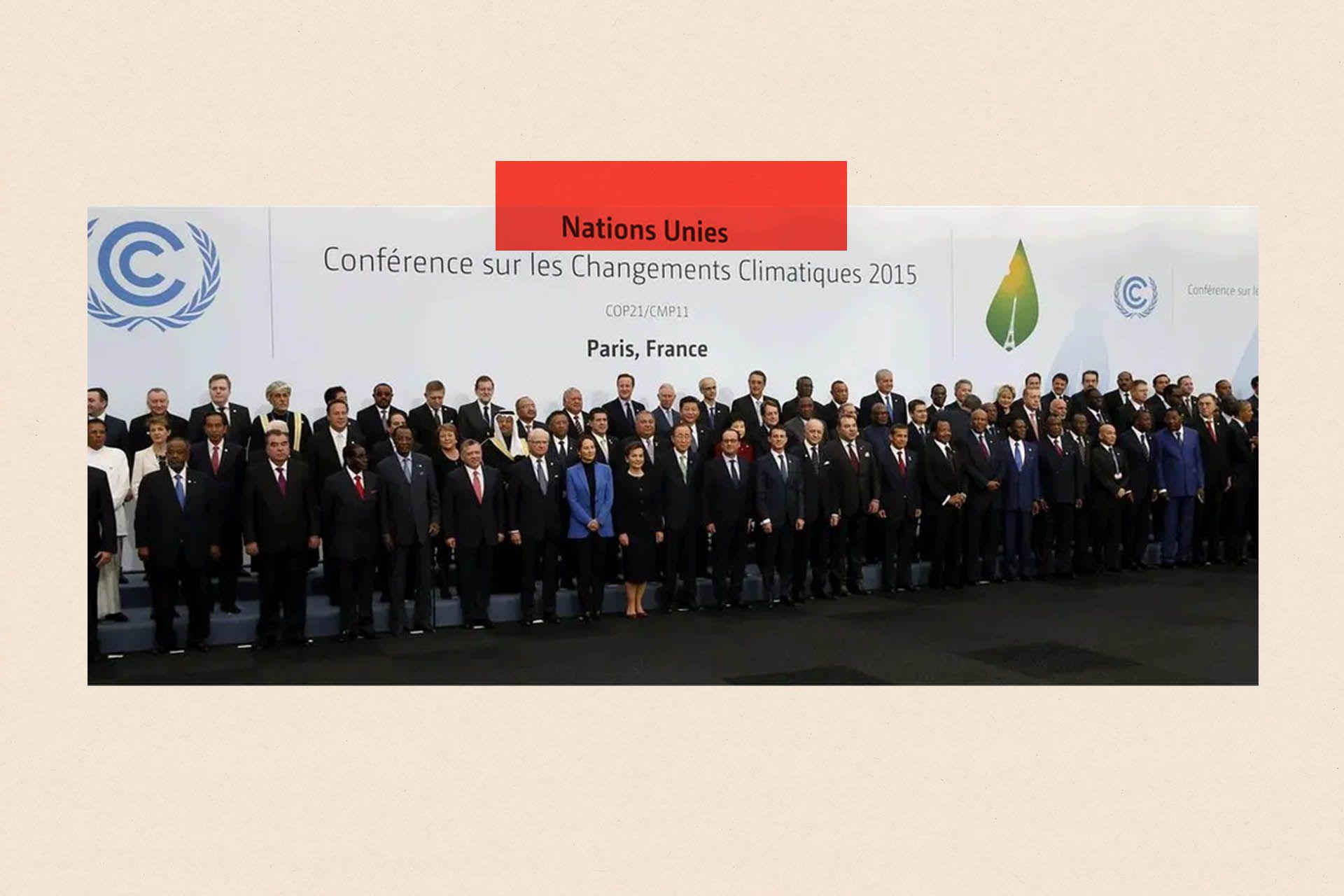 Líderes mundiales posan para una foto en grupo durante COP21, la Conferencia sobre el Cambio Climátioc de la ONU   
