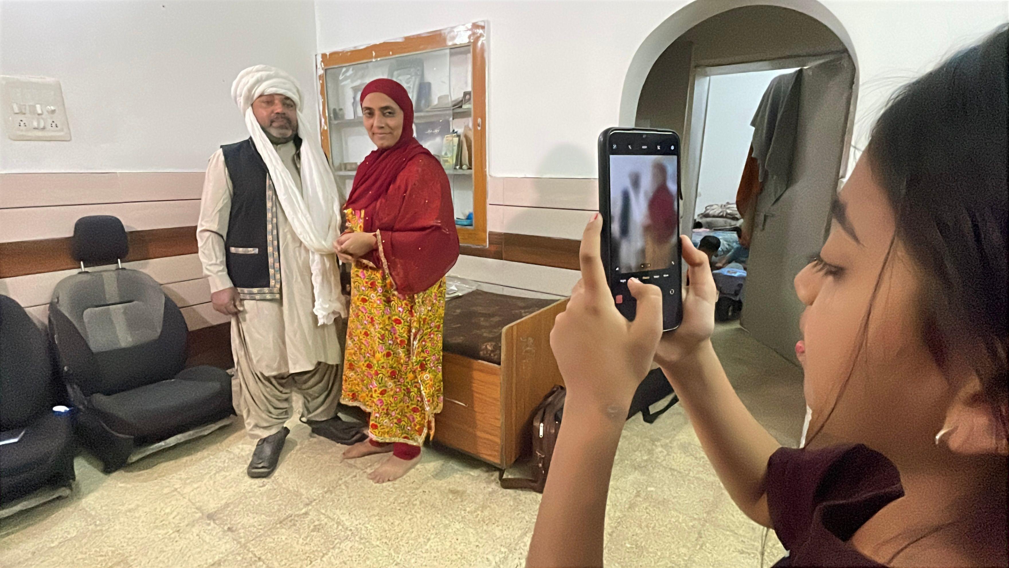 جہانگیر بلوچ کے مطابق گجرات کے 34 اضلاع میں سے 32 میں بلوچ برادری کے لوگ رہتے ہیں