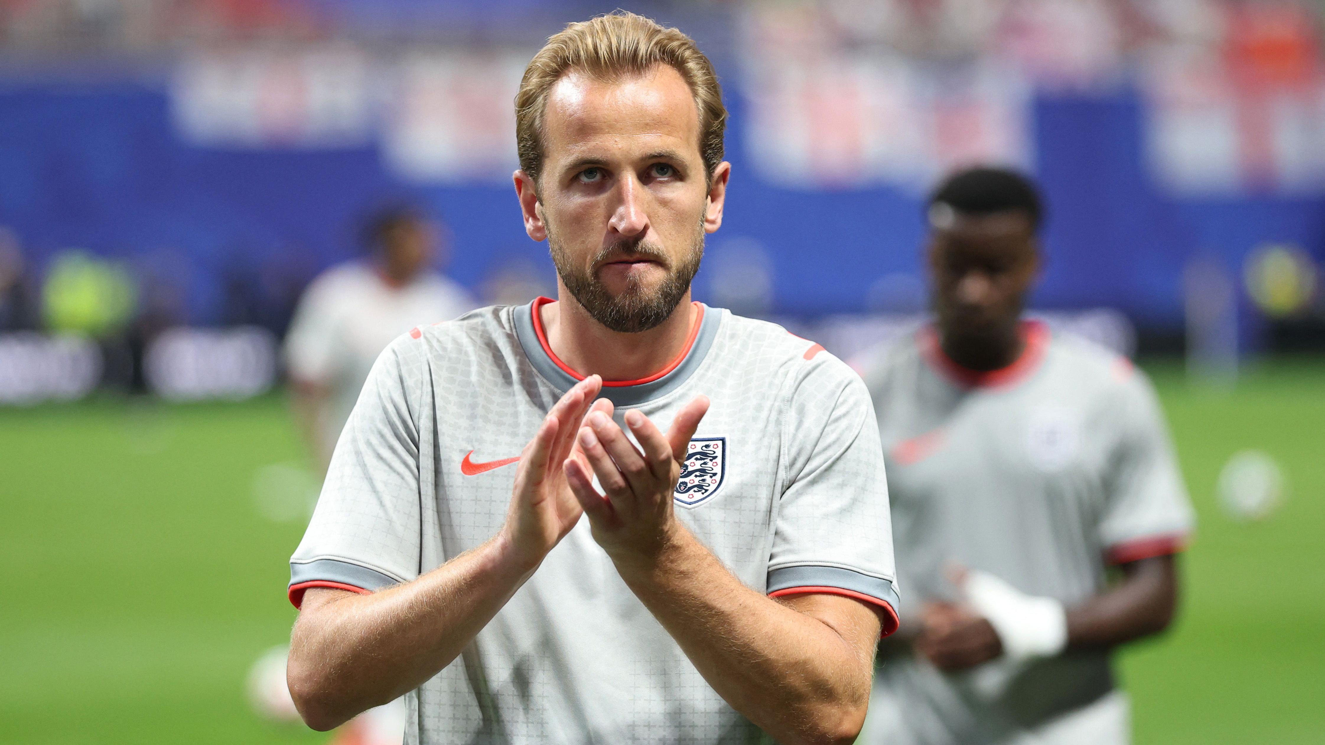 Watch as England and DR Congo emerge with kick-off in last-32 tie moments away