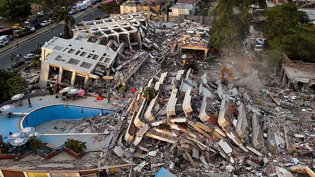 Edificios destruidos en La Guaira, Venezuela.
