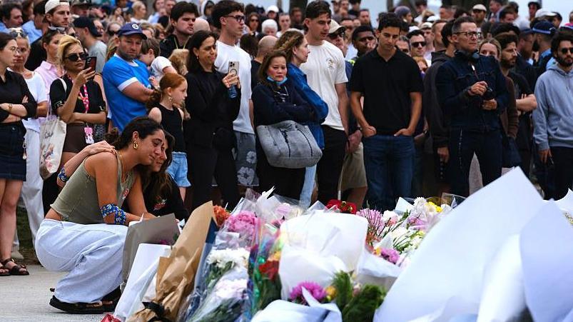 Witnesses recall 'bullets flying' on Bondi Beach as victims remembered as 'bright, joyful and talented'