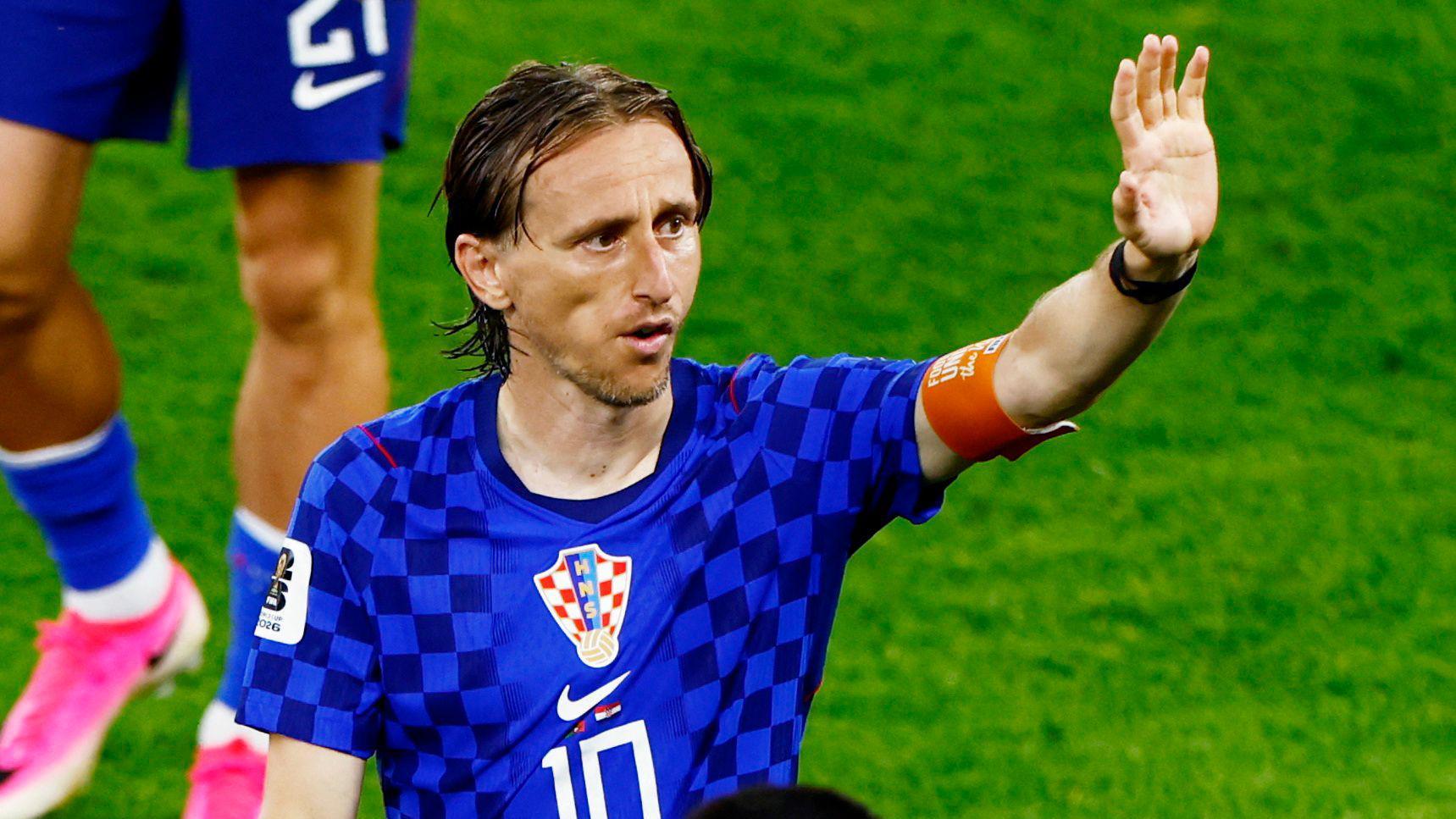 O 'rođenom pobedniku', grčevima i probušenom kostobranu: Rani mostarski radovi Luke Modrića 2 Luka Modrić se oprašta od navijača Hrvatske