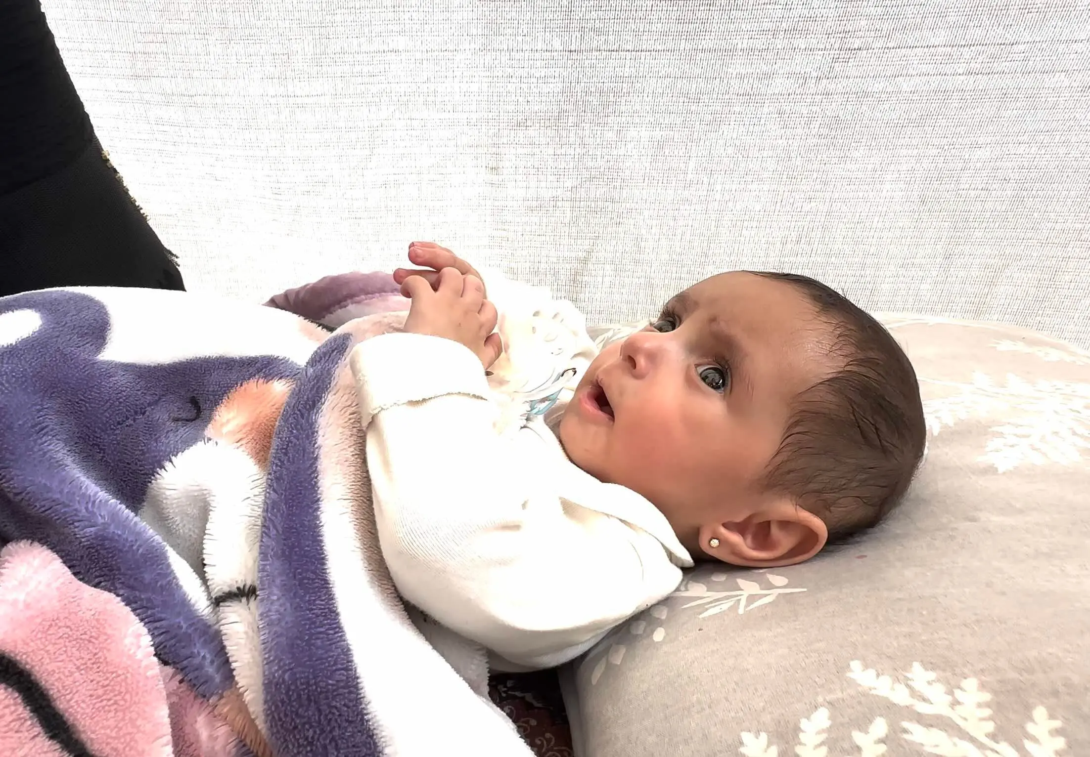 يخشى والدا نيفين من تدهور وضعها الصحي مجدداً