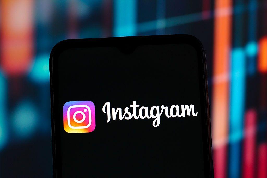صورة لتطبيق إنستغرام على هاتف محمول