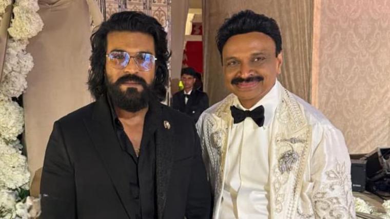 راما راجو مانتینا ٹالی وڈ سٹار رام چرن کے ہمراہ