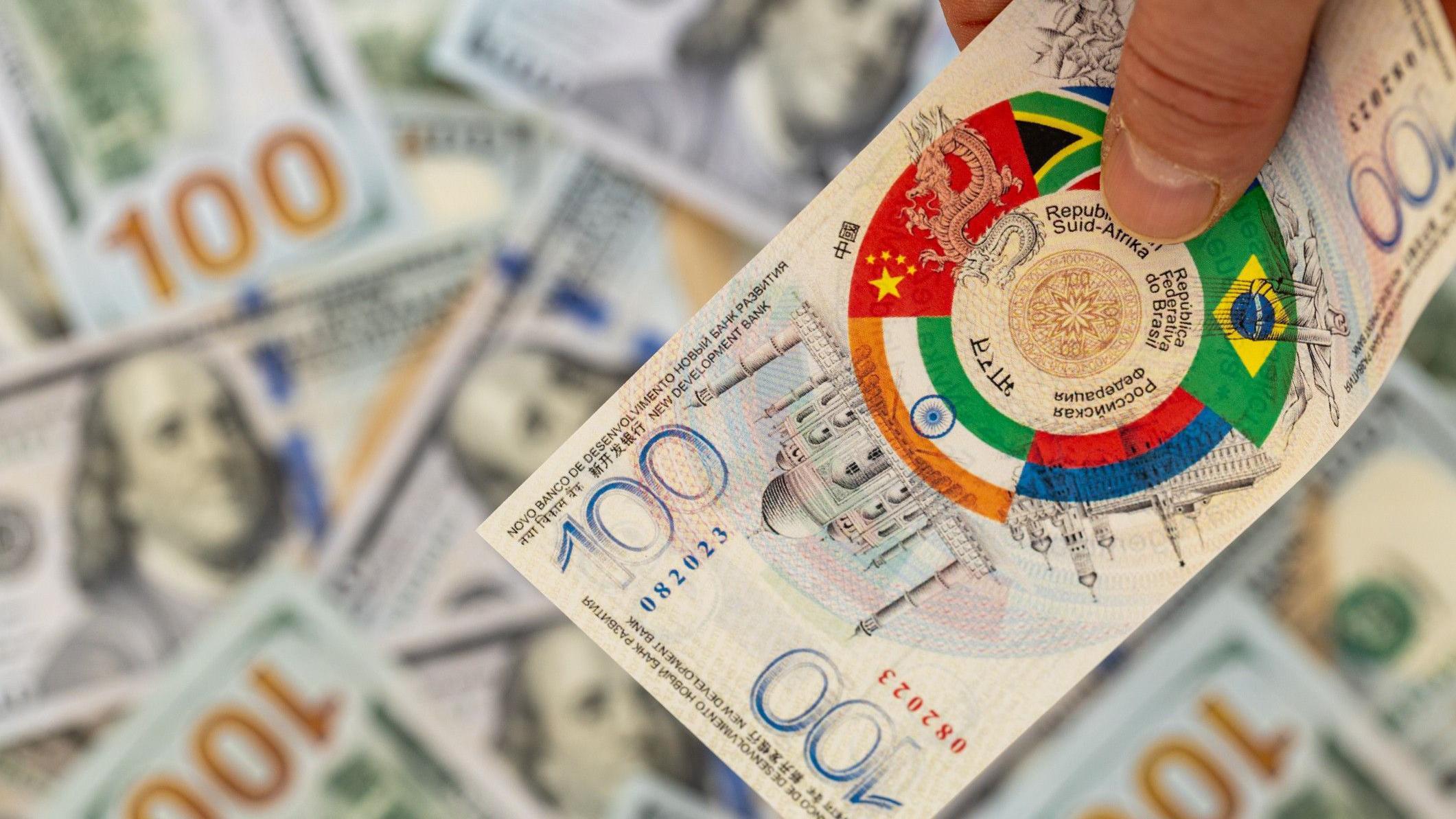 عملات ورقية من الدولار الأمريكي