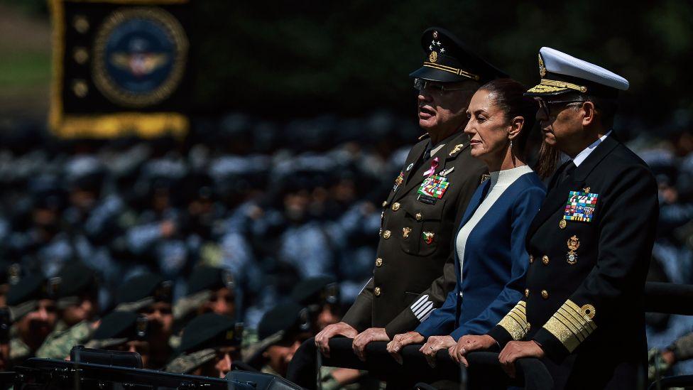 Sheinbaum y militares