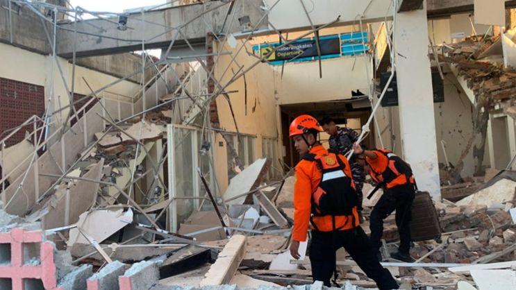 At least 14 dead after 7.7-magnitude earthquake strikes Indonesia