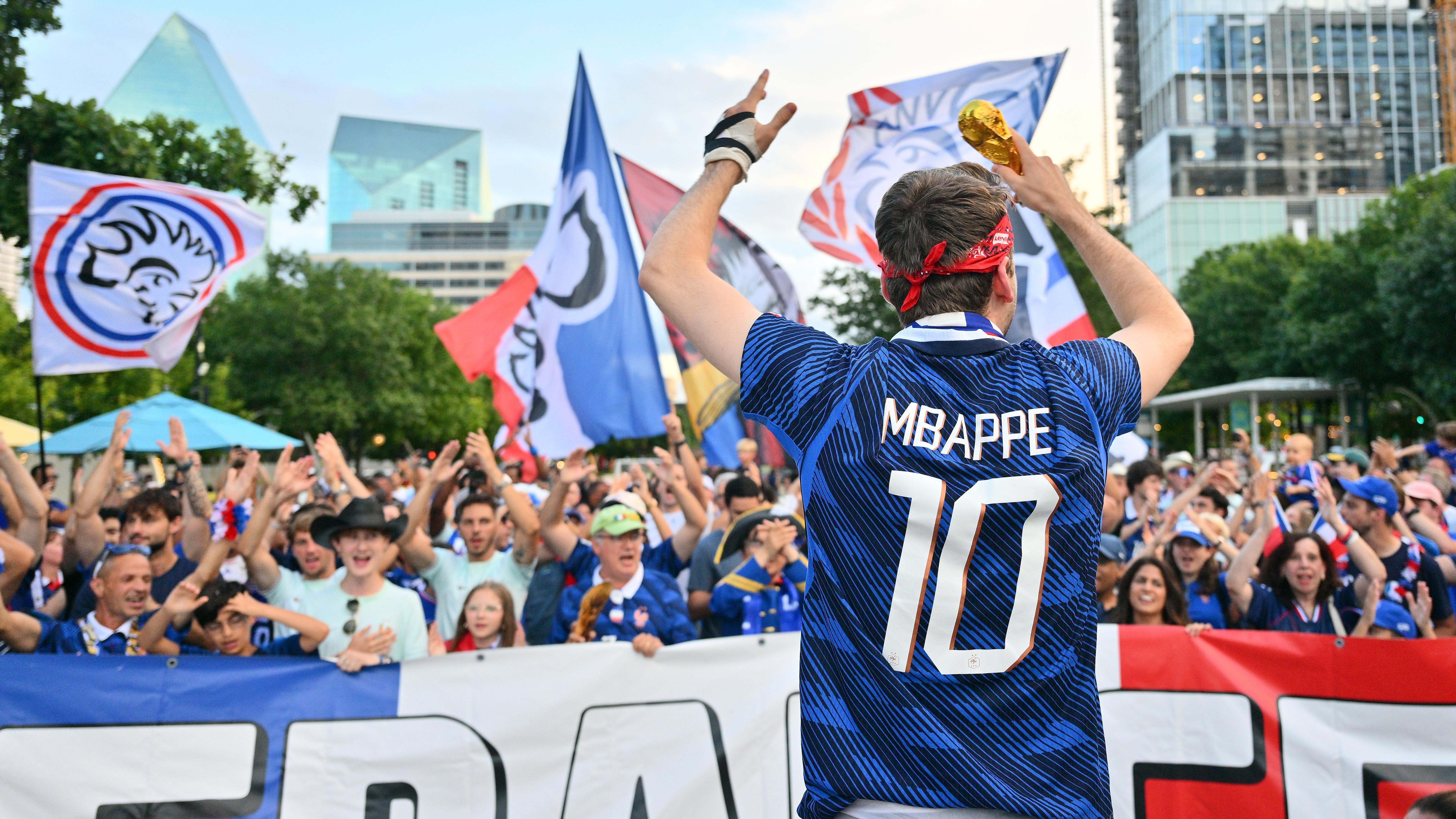 France face Spain for place in World Cup final