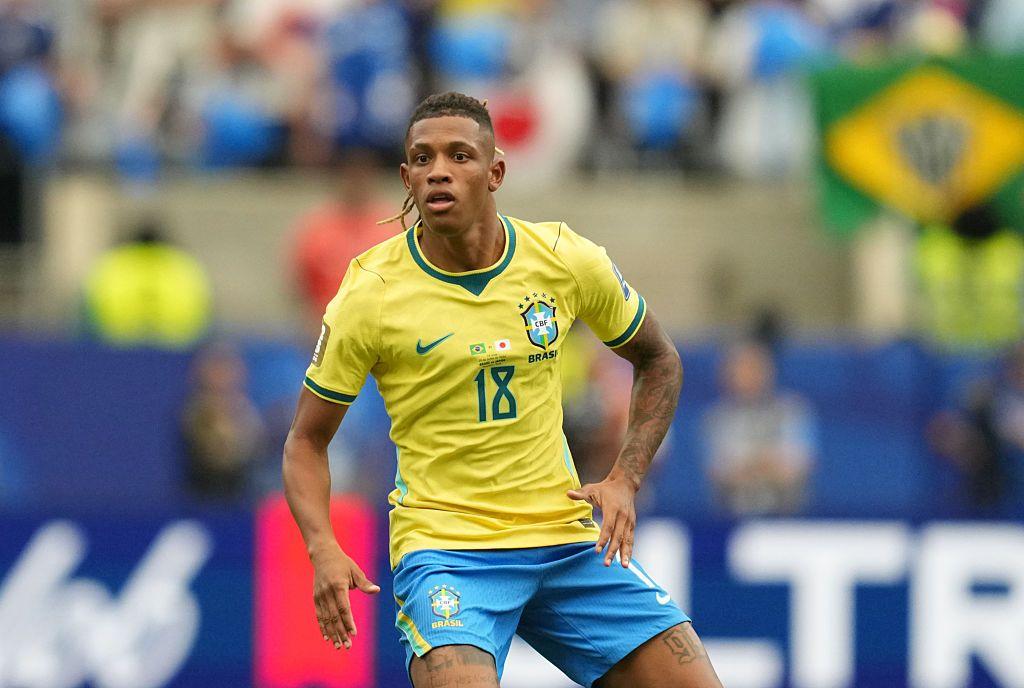 Danilo Santos com a camisa da Seleção brasileira - ele é opção Brasil x Noruega.