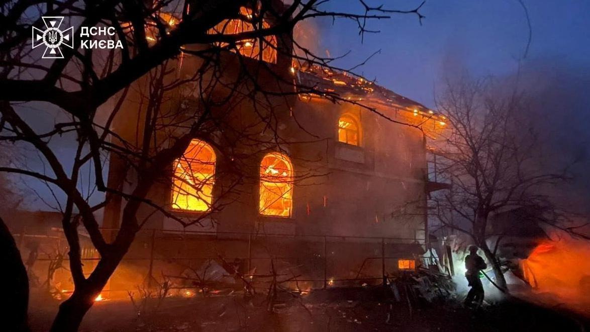 Poland scrambles jets as Russia strikes Kyiv before US-Ukraine peace talks