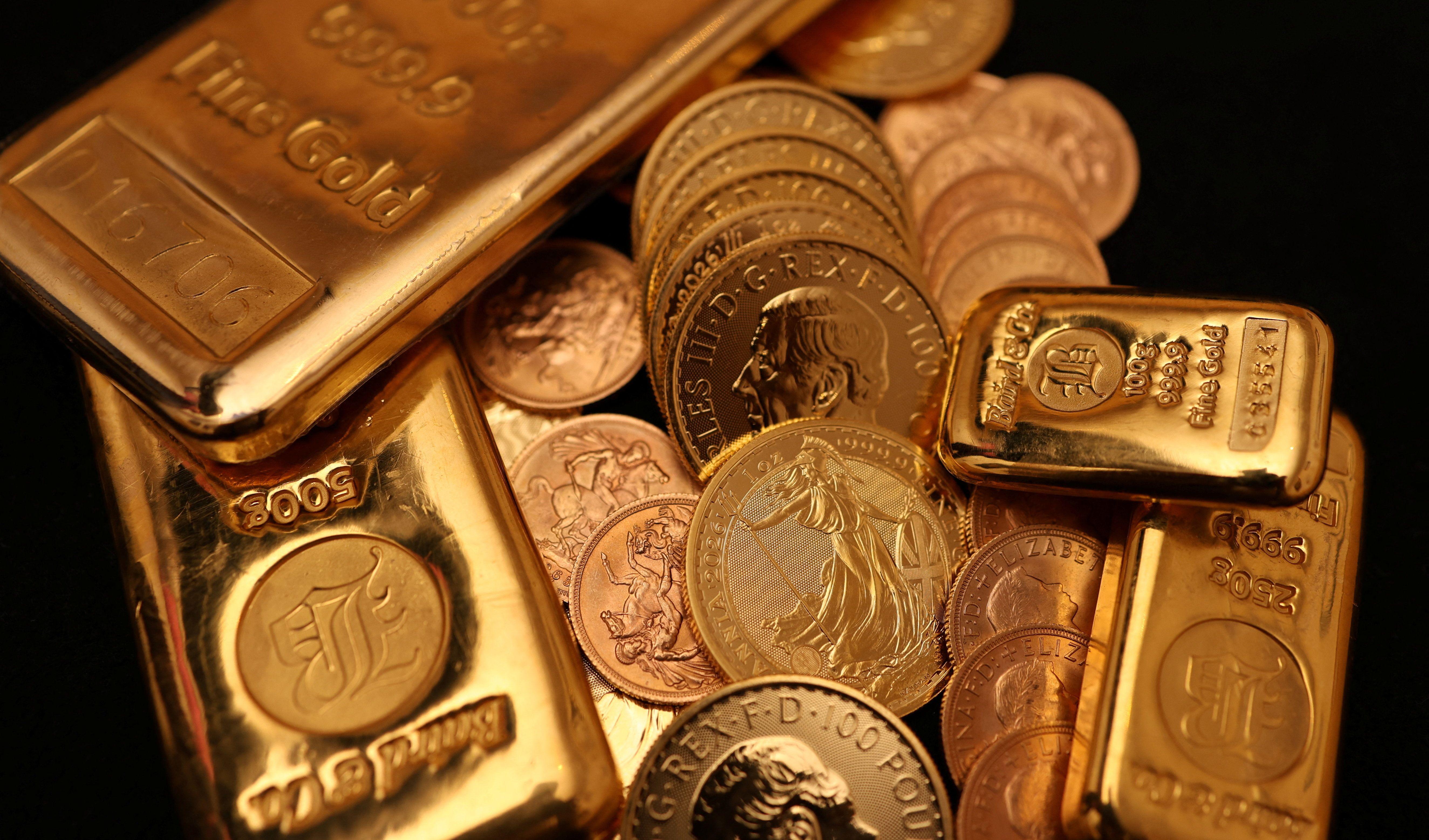 هل تراجُع أسعار الذهب فرصة للشراء أم فخ استثماري جديد؟ 