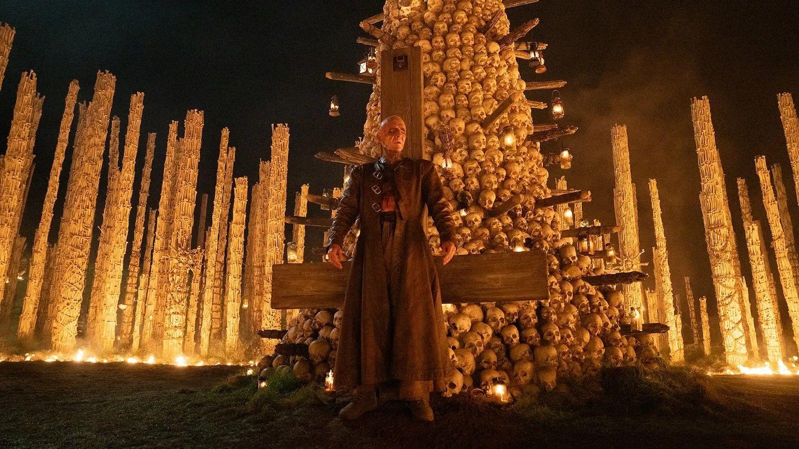 Una escena de la película "Exterminio: El templo de huesos"